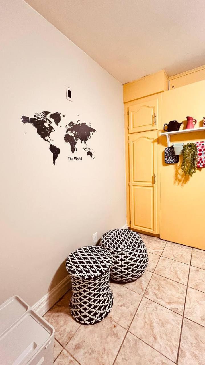 Affordable Downtown Private *