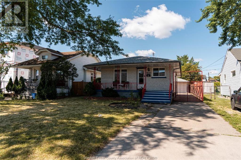 Affordable Downtown Private Apartment Windsor
