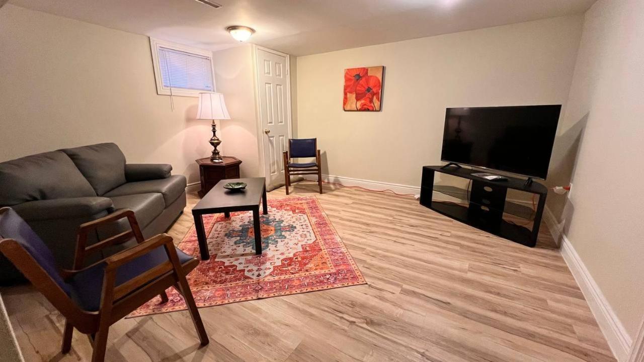 Affordable Downtown Private Apartment *