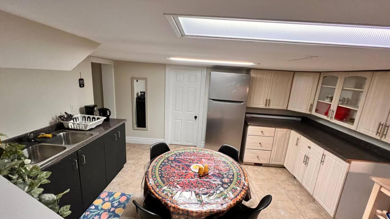 Affordable Downtown Private Apartment *