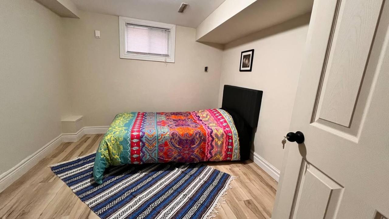 Affordable Downtown Private Apartment