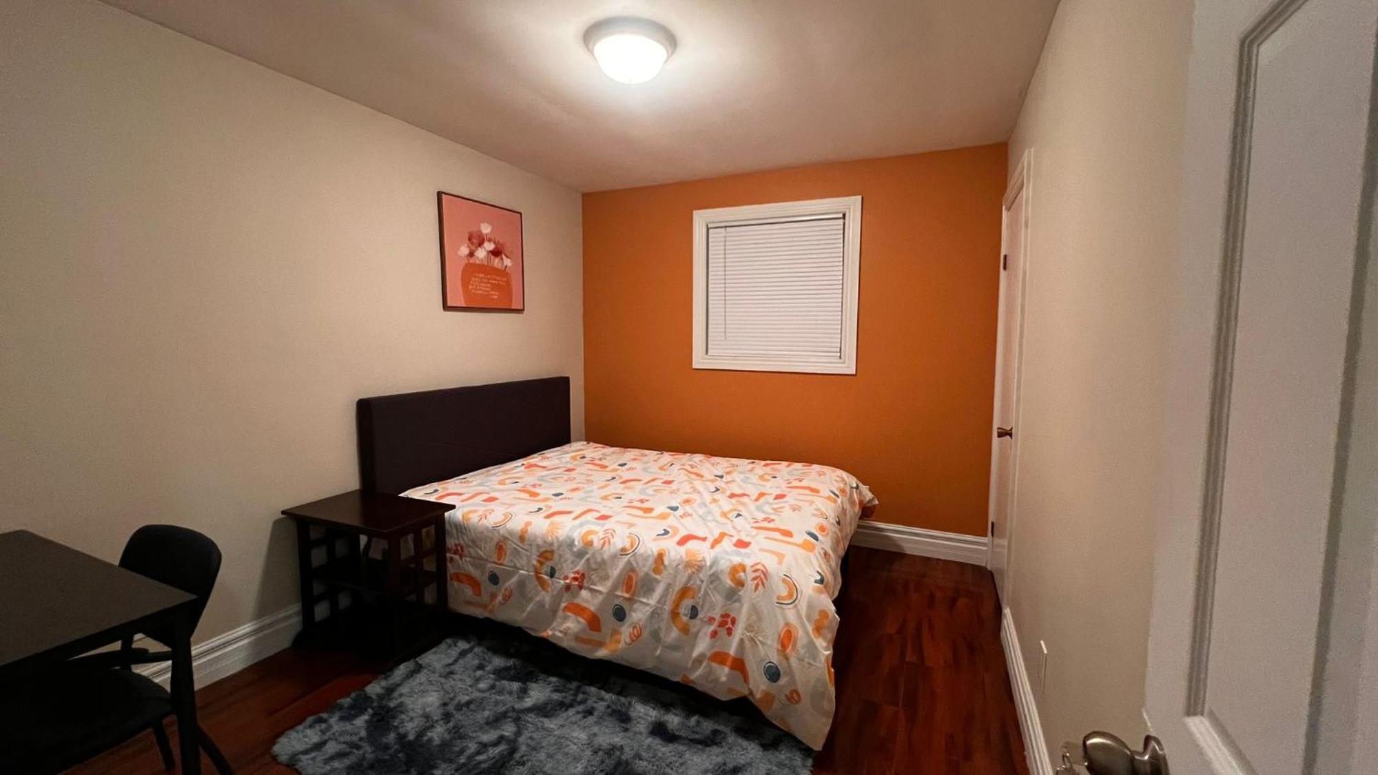 Affordable Downtown Private Apartment